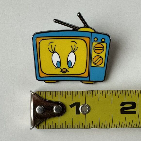 Looney Tunes Loungefly TV Series Pin Tweety Bird New - Picture 3 of 8
